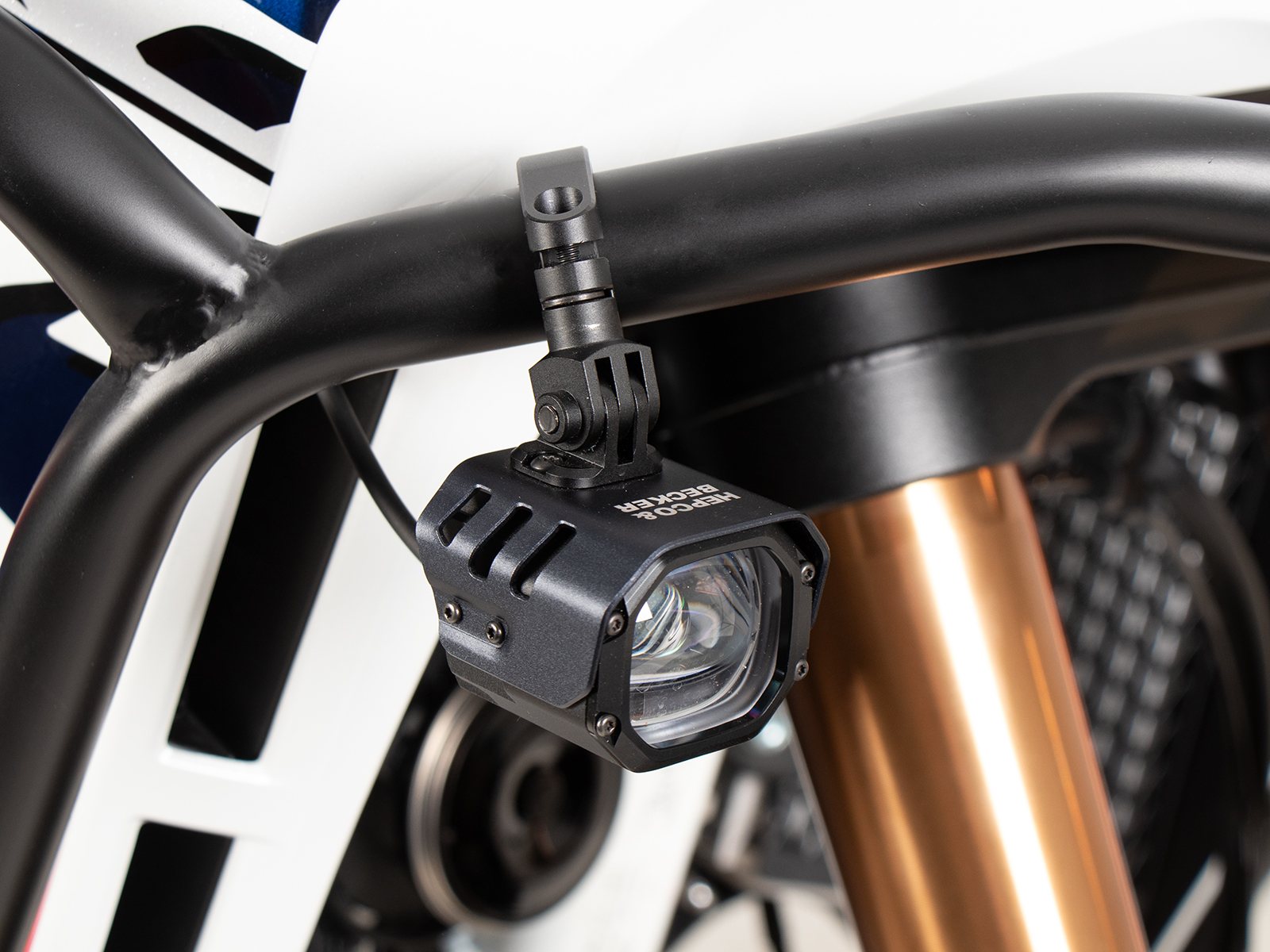 LED Zusatzscheinwerfer Nova inkl. Universalbefestigung für Röhre Ø25-32mm Hepco & Becker