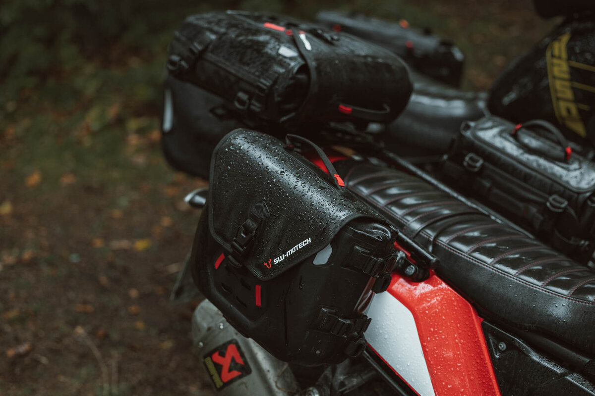 SW-Motech SysBag WP S avec plaque d'adaptation pour les supports latéraux SLC à droite