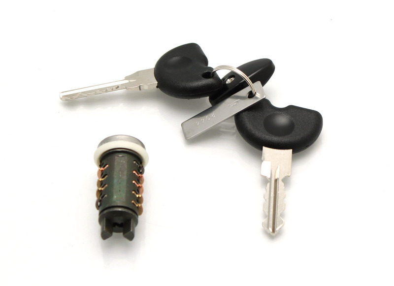 V PARTS Serrure d'allumage Piaggio X8 125/200 - X9 125/200/250/500 - X9 200/250/500 EVO