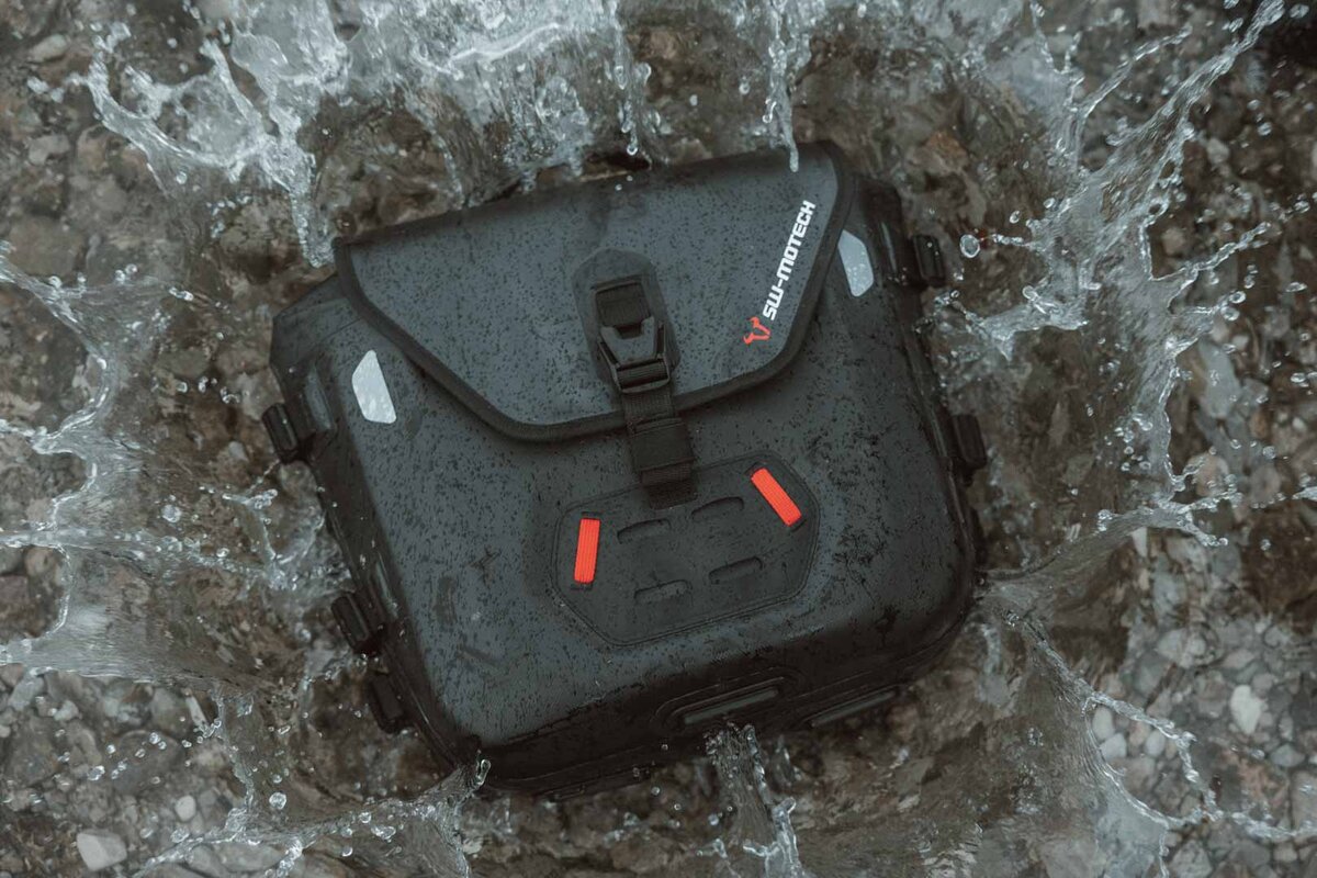 SW-Motech SysBag WP S avec plaque d'adaptation pour les supports latéraux SLC à droite
