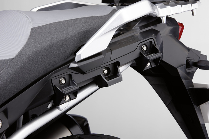 Kit de montage de valises latérales pour Suzuki V-Strom 650 BJ. 2017